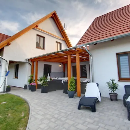 A Tornacos Panzio 4* Kéthely