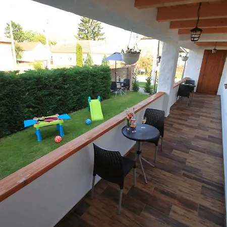 A Tornacos Panzio Bed & Breakfast