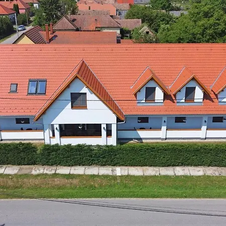 Bed & Breakfast A Tornacos Panzio 4*