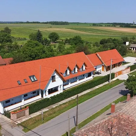 Bed & Breakfast A Tornacos Panzio